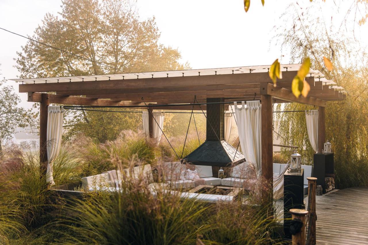 Luxury Vineyard Resort Chateau Ramsak Marburg Exterior foto