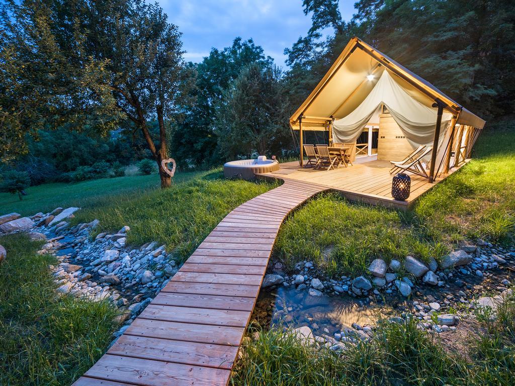 Luxury Vineyard Resort Chateau Ramsak Marburg Exterior foto